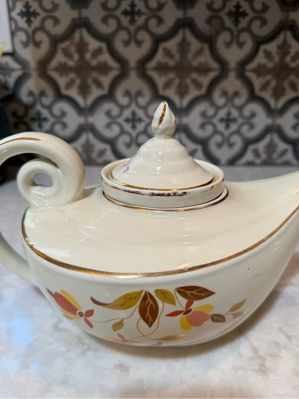 RARE VINTAGE HALL CHINA “ALADDIN TEAPOT- “AUTUMN LEAF PATTERN- EUC